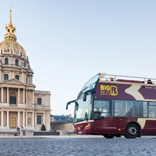 Image qui représente un ticket d'une activité (Big Bus Paris : Visite guidée Hop-on Hop-off + Croisière sur la Seine) liée au point d'intéret