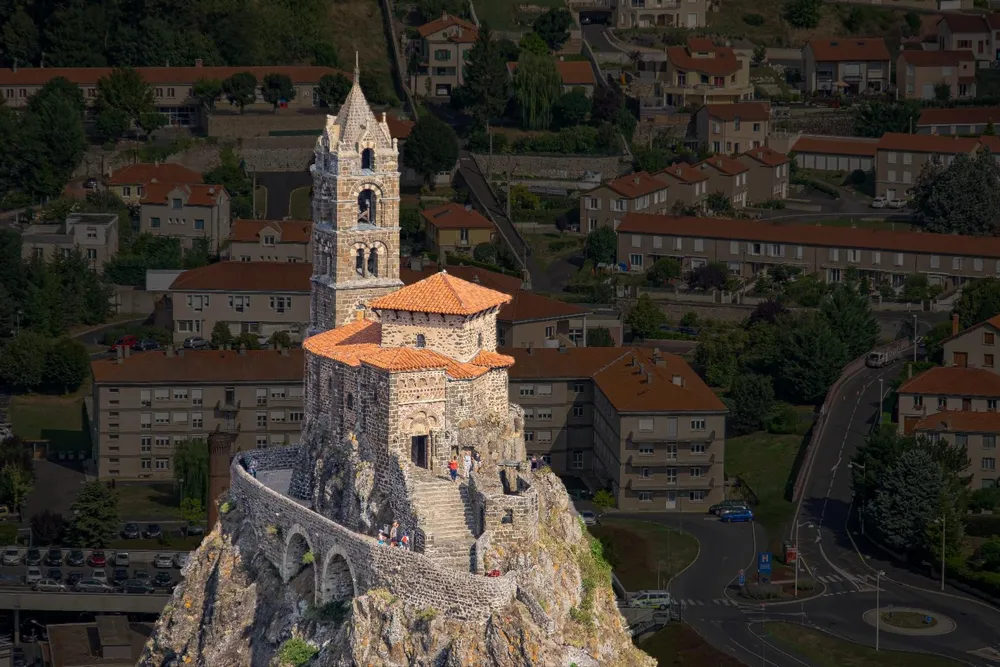 Image de couverture illustrant la destination Le Puy-en-Velay