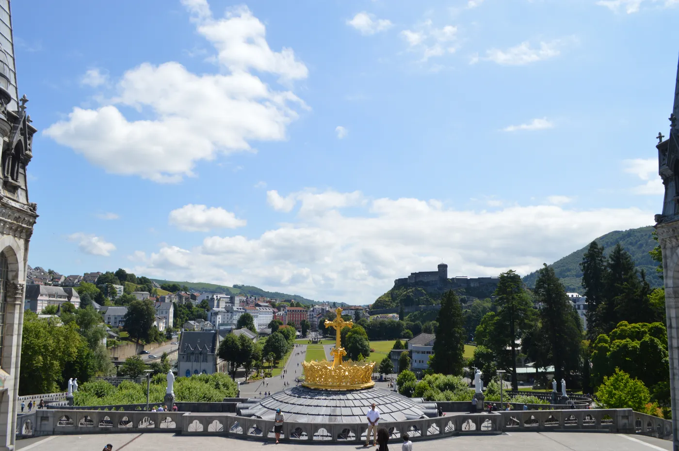 Image de couverture illustrant la destination Lourdes