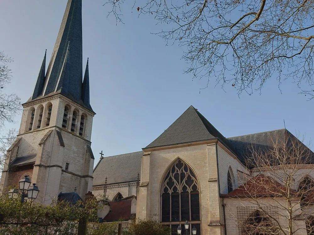 Image qui illustre: Eglise Saint-rémy à Troyes - 0