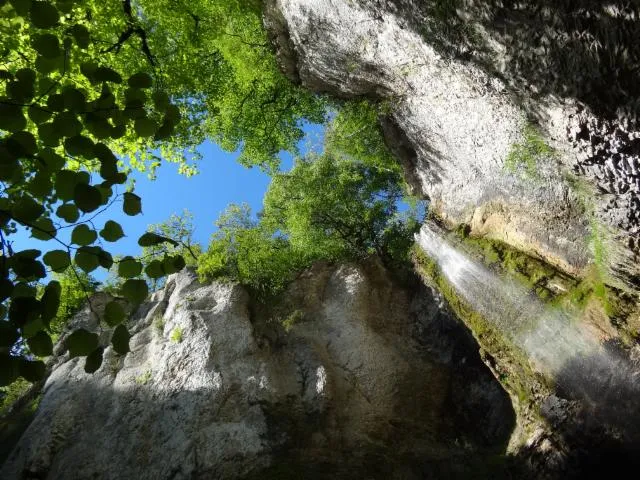 Image qui illustre: Cascade de Bout du Monde