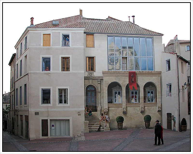 Image qui illustre: Trompe l'oeil de la place Saint-Roch