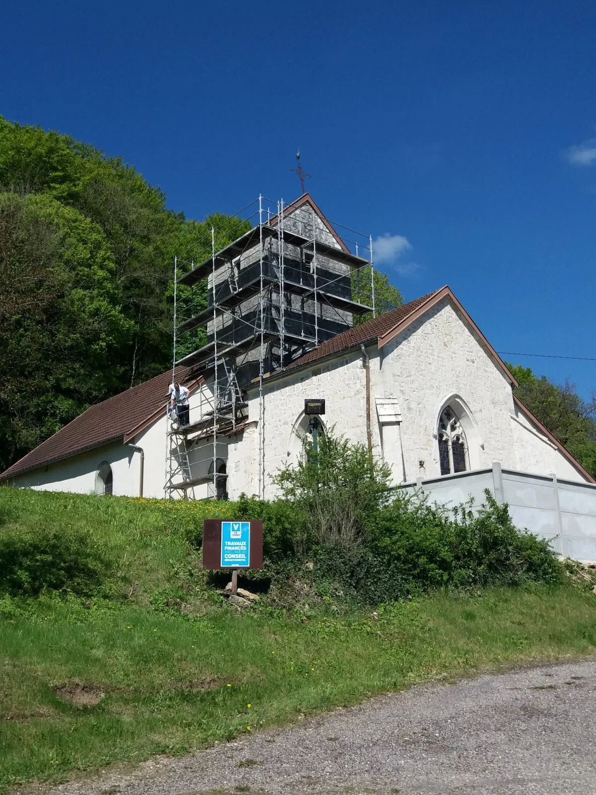 Image qui illustre: Eglise St Epvre - Tilleux à Tilleux - 0
