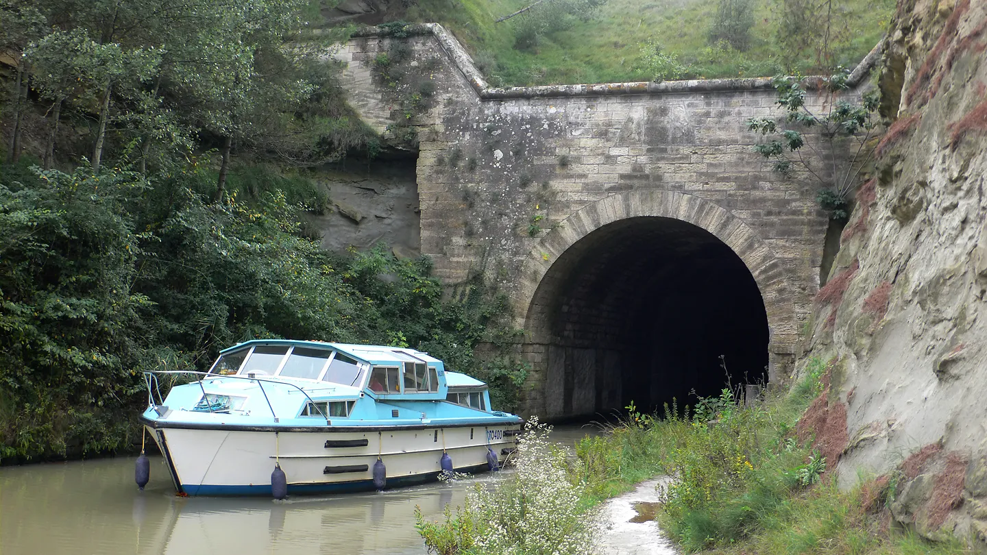 Image qui illustre: Tunnel Du Malpas à Colombiers - 0