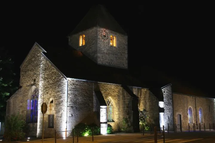 Image qui illustre: Eglise Saint-germain (nogent-le-bas)