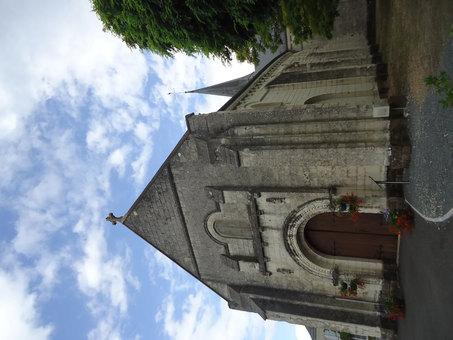 Image qui illustre: Eglise Saint Lubin à Coulongé - 0