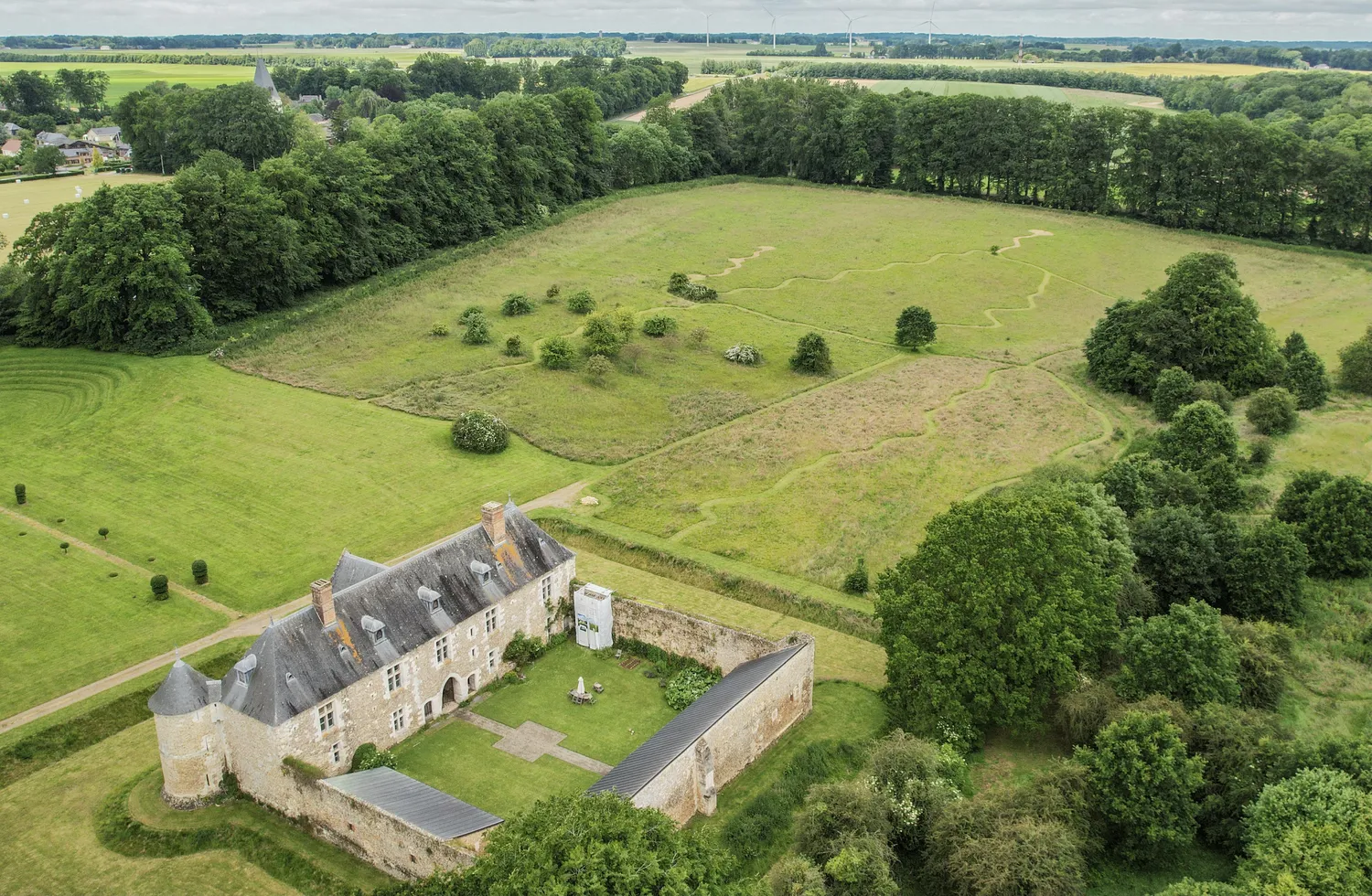 Image qui illustre: Circuit : un itinéraire nature et patrimoine au cœur d'un vallon préservé à Écretteville-lès-Baons - 0