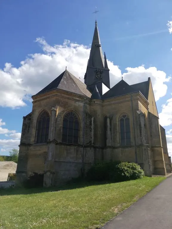 Image qui illustre: Eglise Saint-Médard à Grandpré - 0