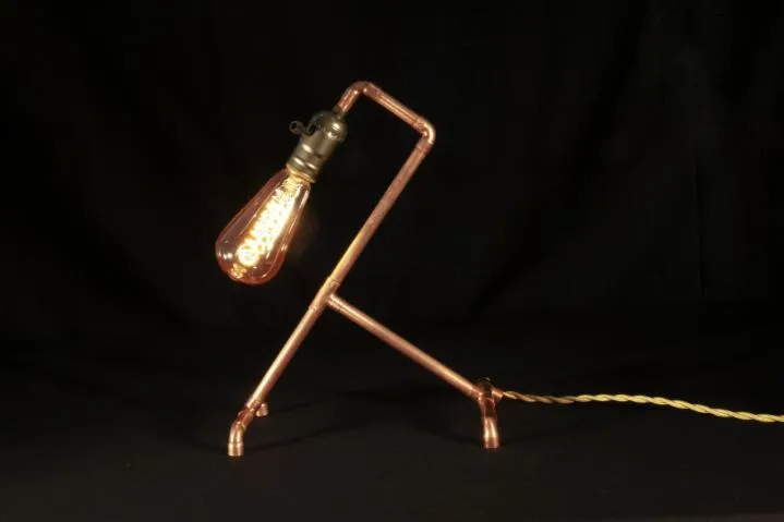 Image qui illustre: Réalisez vos lampes design en cuivre en groupe