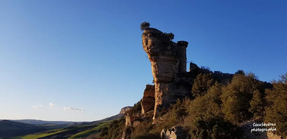 Image qui illustre: Découvrez un extraordinaire château perché