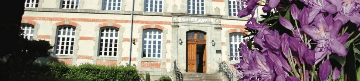 Image qui illustre: Visite guidée des bâtiments du collège et ancien lycée de jeunes filles à Guéret - 0