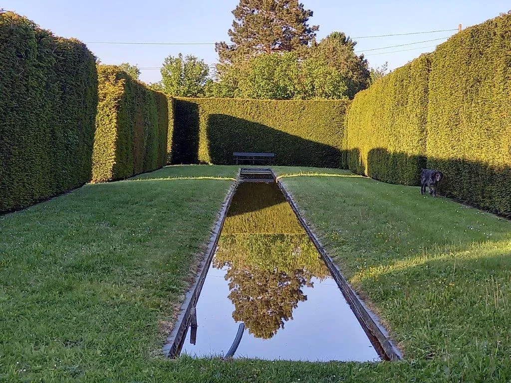 Image qui illustre: Jardin Du Manoir Du Plessis-au-bois à Vauciennes - 2