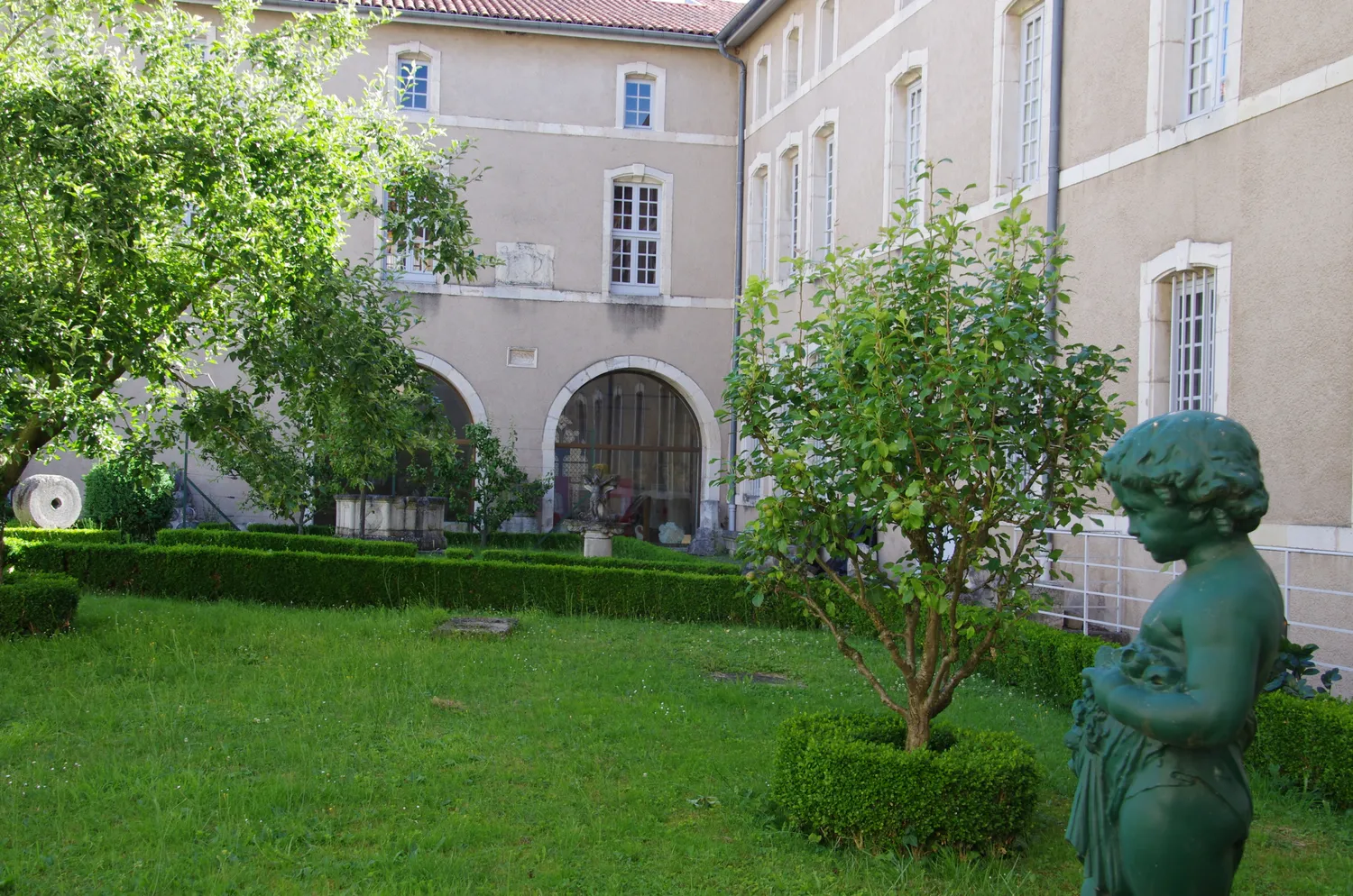 Image qui illustre: Jardin Aromatiques à Toul - 0