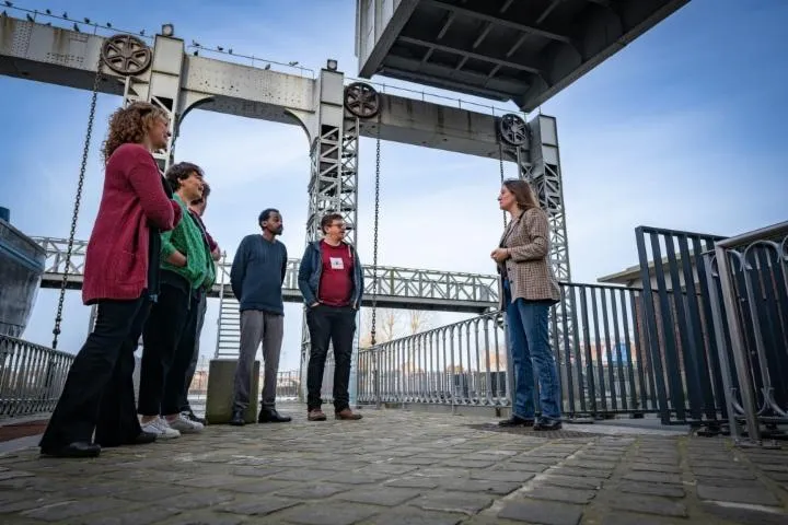 Image qui illustre: Visite guidée de l'Ascenseur à Bateaux