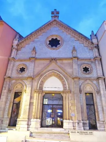 Image qui illustre: Église Protestante Unie de Cannes