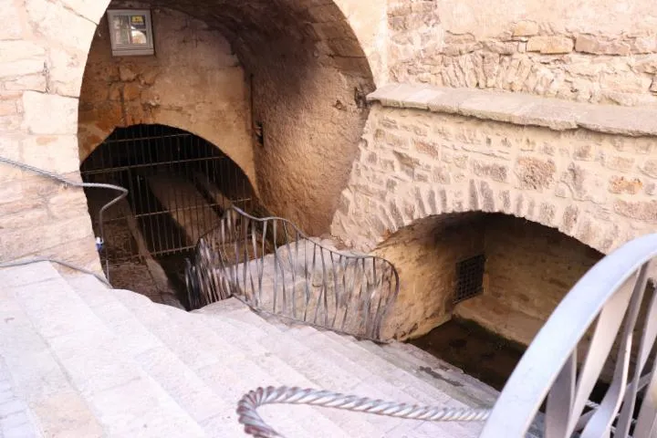 Image qui illustre: Lavoir De La Calquiere