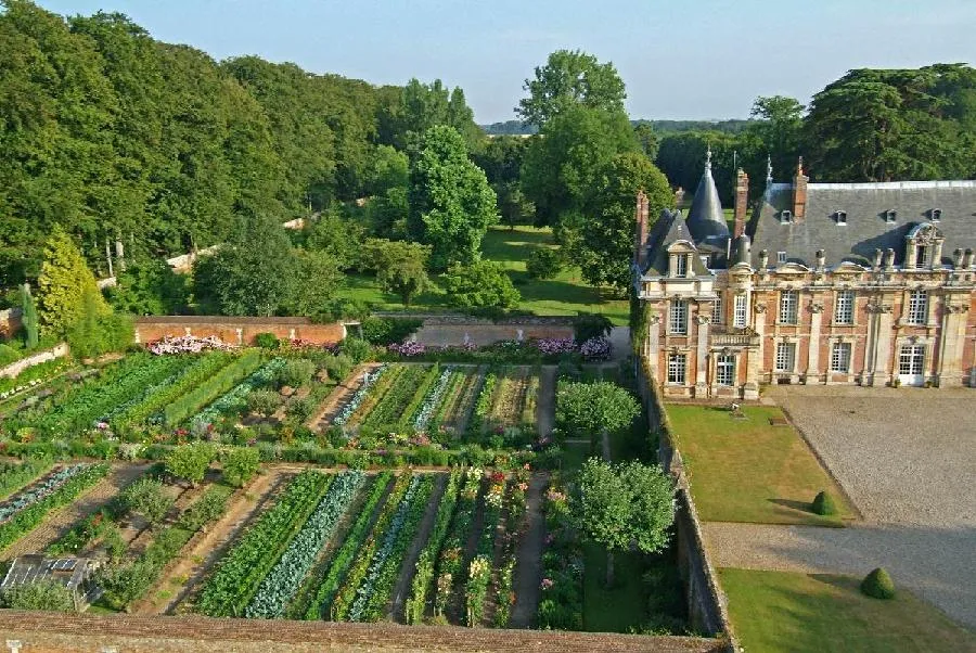 Image qui illustre: Jardin Potager Du Château De Miromesnil