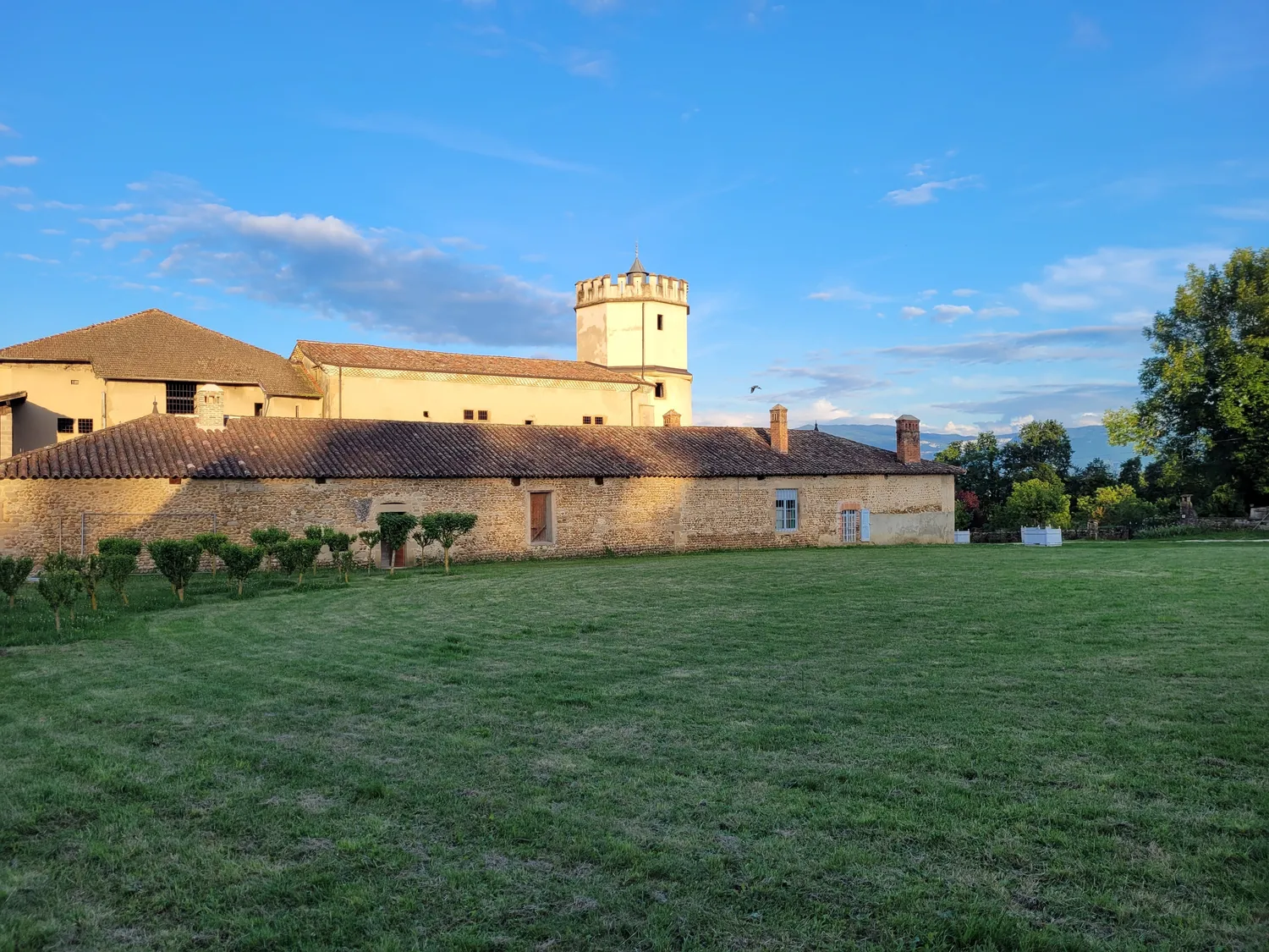Image qui illustre: Visite guidée du Château de l'Arthaudière à Saint-Bonnet-de-Chavagne - 0