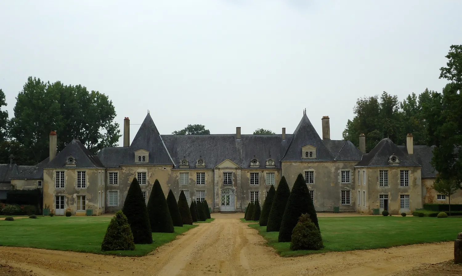 Image qui illustre: Château De Villaines à Louplande - 0