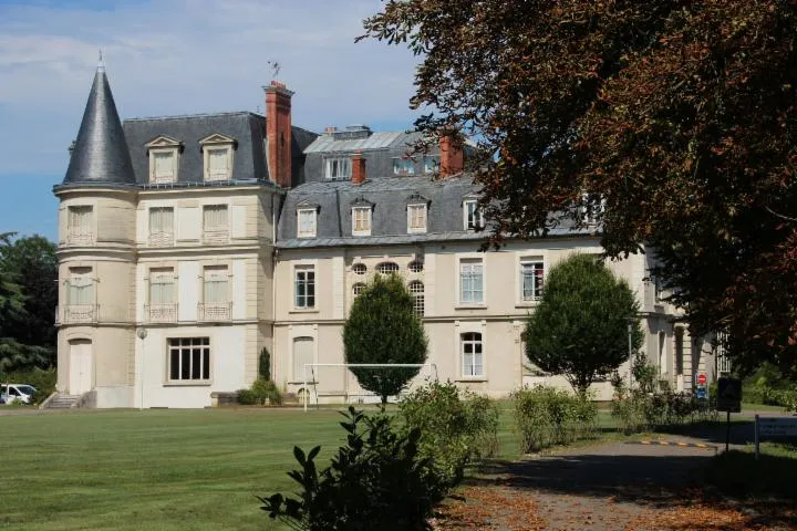 Image qui illustre: Morigny-champigny - Château De Brunehaut