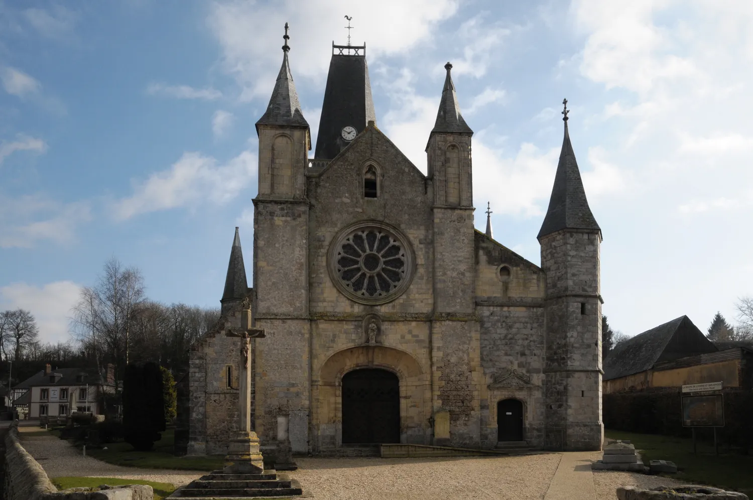 Image qui illustre: Eglise Notre Dame Du Bourg Dun à Le Bourg-Dun - 0