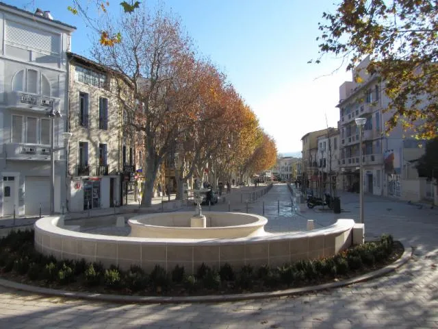 Image qui illustre: Rand'eau Douce À Martigues