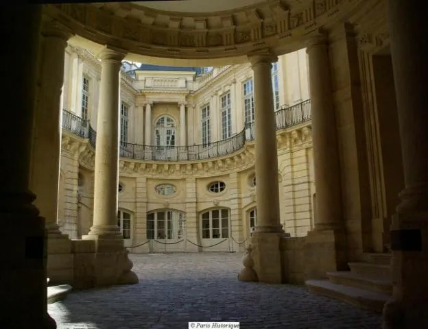 Image qui illustre: Visite guidée de l'Hôtel de Beauvais