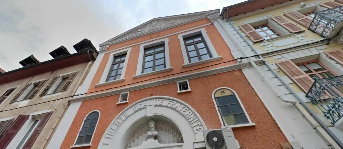 Image qui illustre: Visite architecturale de la loge maçonnique à Albertville, 215 ans d'histoire.