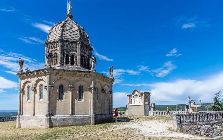 Image qui illustre: Chapelle Notre-Dame de Provence