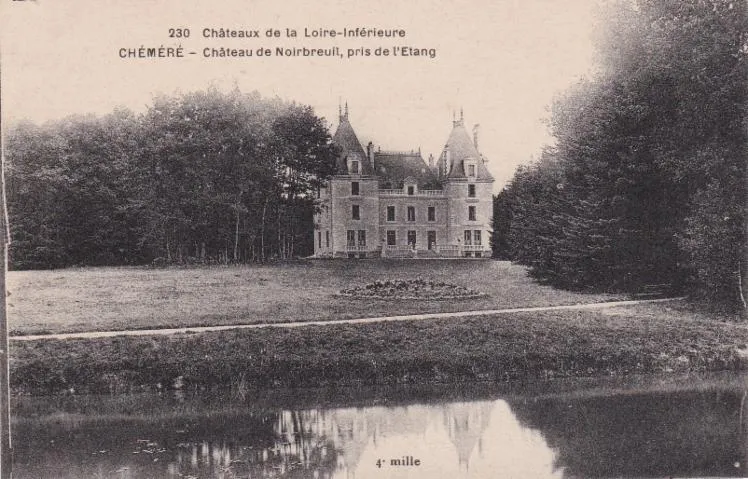 Image qui illustre: Le Château De Noirbreuil
