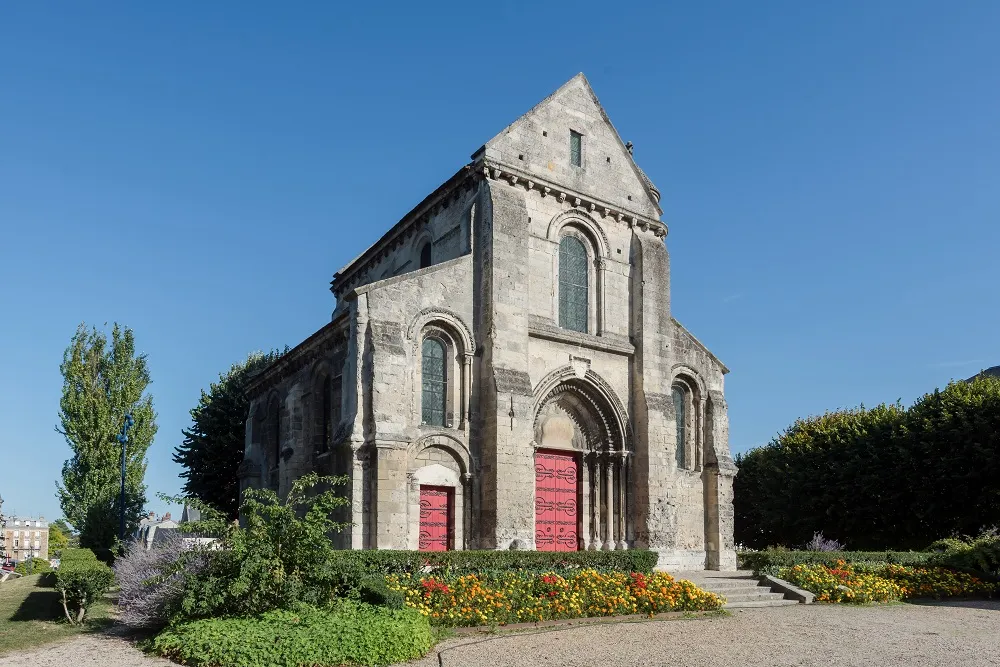 Image qui illustre: Eglise Saint-pierre à Soissons - 0