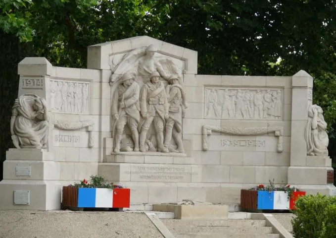 Image qui illustre: Le monument aux morts de la Grande Guerre