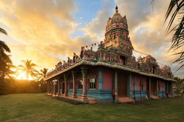 Image qui illustre: Temple Tamoul Narassingua Perournal