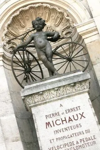 Image qui illustre: Le Monument des Michaux