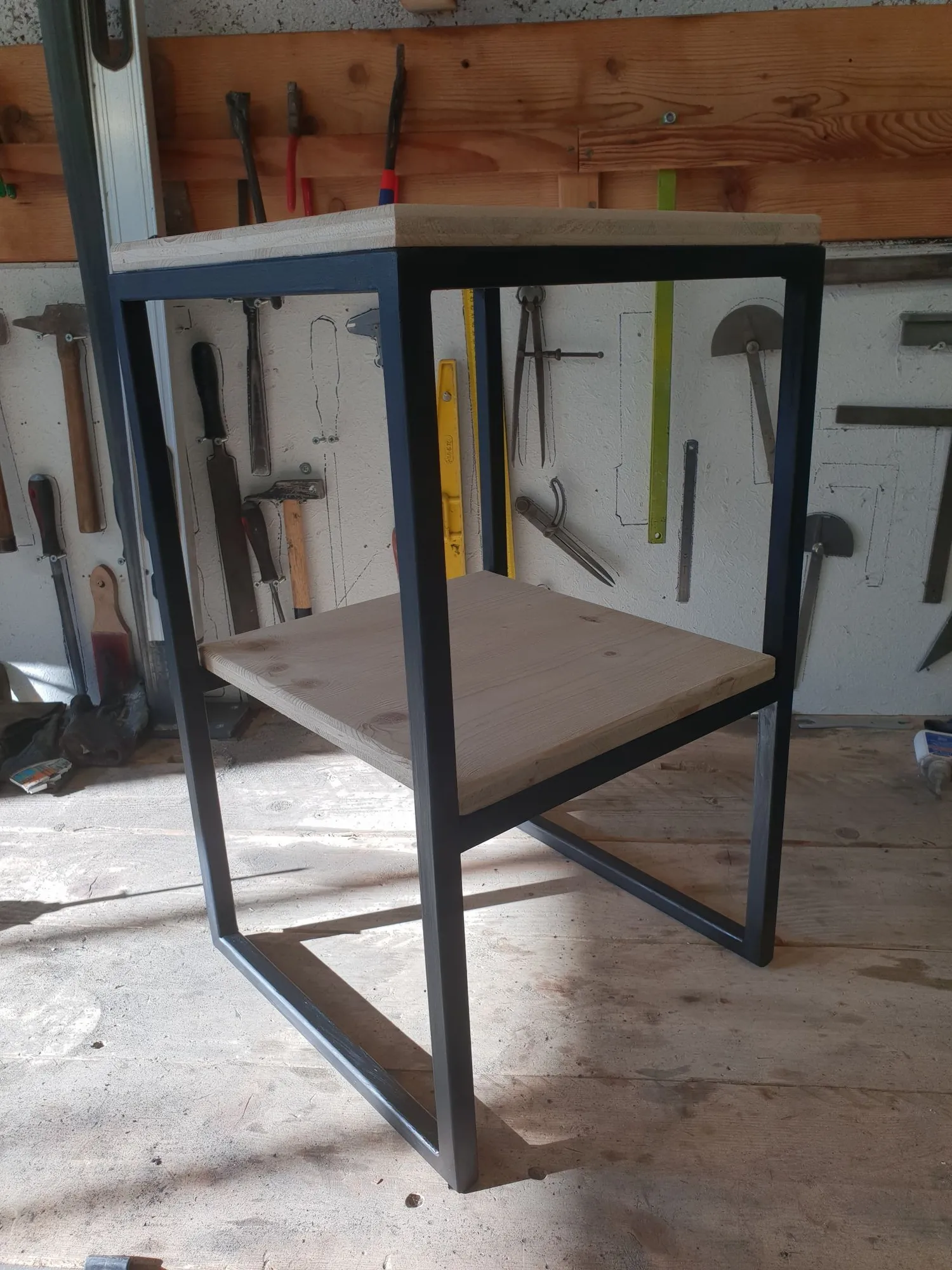 Image qui illustre: Créez votre petite table en métal et sur une journée à La Murette - 1