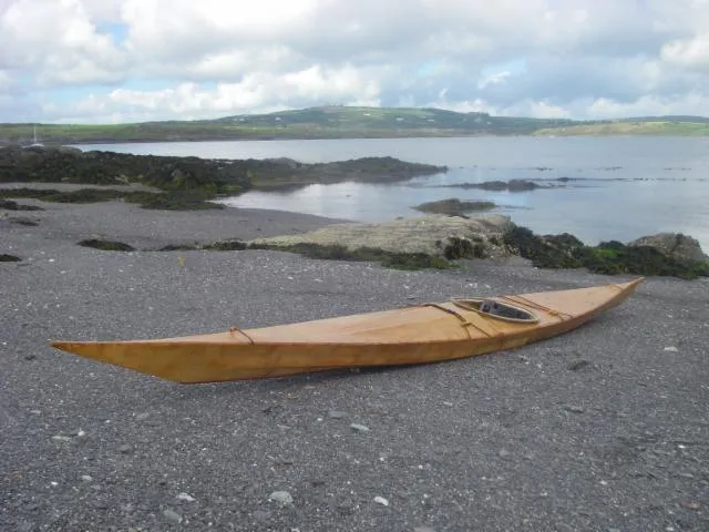 Image qui illustre: Fabriquez un kayak traditionnel en bois