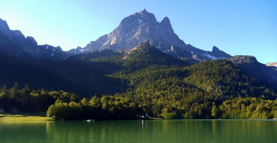 Image qui illustre: Lac De Bious-artigues