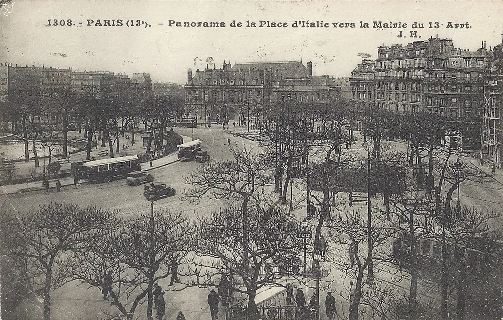 Image qui illustre: Place d'Italie à Paris - 2