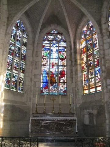 Image qui illustre: Visite libre d'une église du XIIe siècle et de ses vitraux