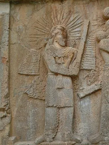 Image qui illustre: Bas relief du dieu Mithra