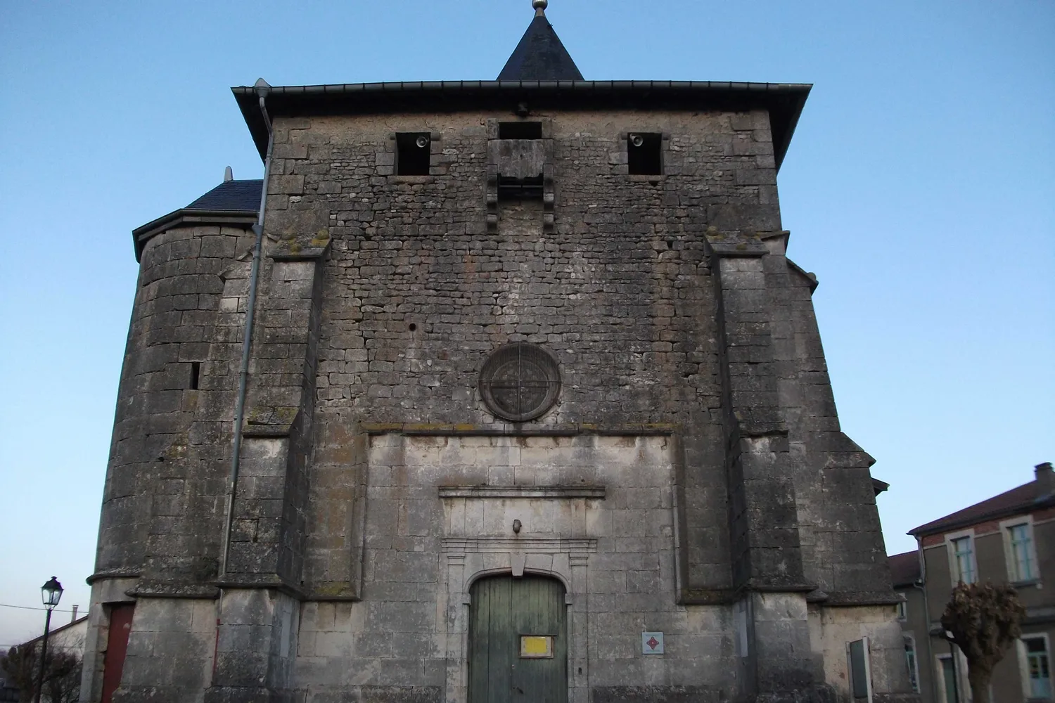 Image qui illustre: Eglise de Tronville-en-Barrois à Tronville-en-Barrois - 2