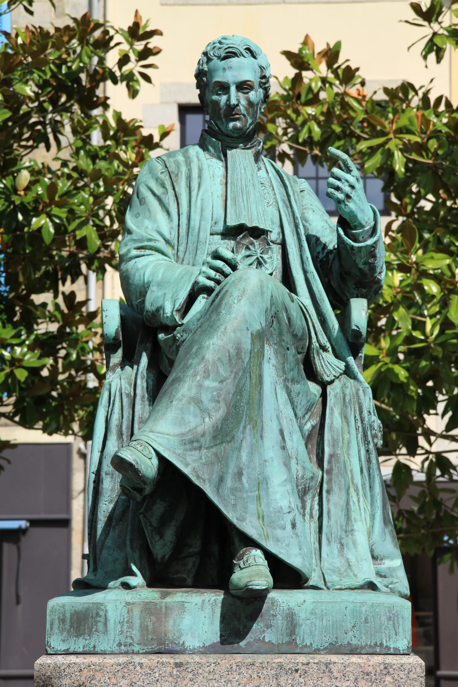 Image qui illustre: Statue de Laënnec à Quimper - 0