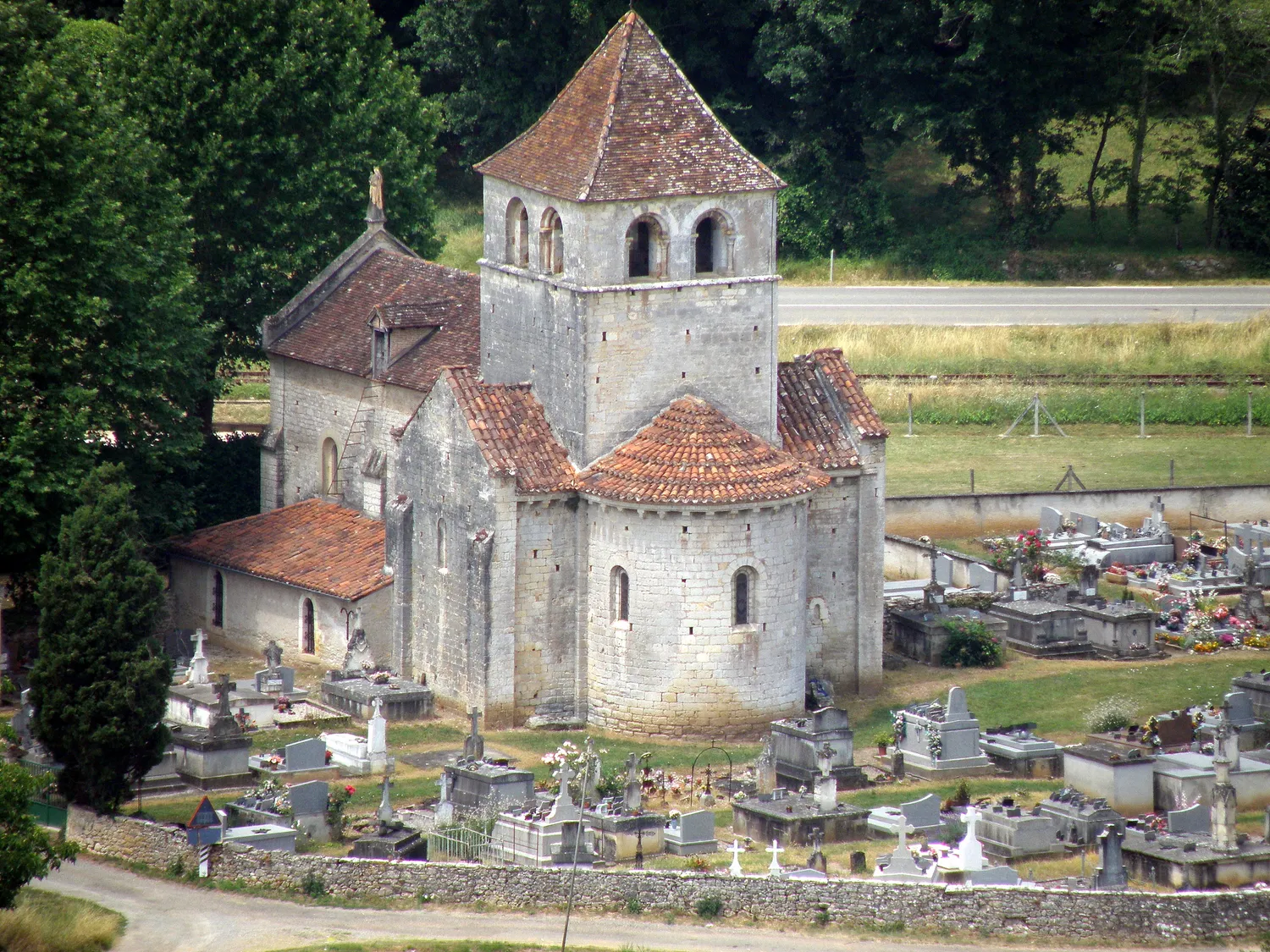 Image qui illustre: Eglise Notre Dame De Velles à Saint Géry-Vers - 0