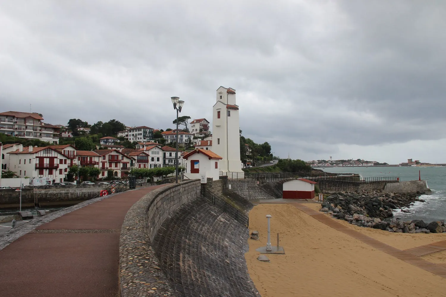 Image qui illustre: Promenade Jacques Thibaud à Saint-Jean-de-Luz - 1