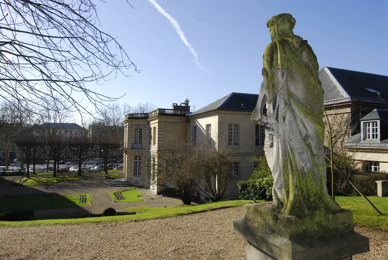 Image qui illustre: L'hôtel de Madame du Barry, maîtresse de Louis XV (visite guidée) à Versailles - 0