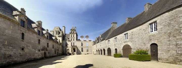 Image qui illustre: Le château de Kerjean à Saint-Vougay - 2