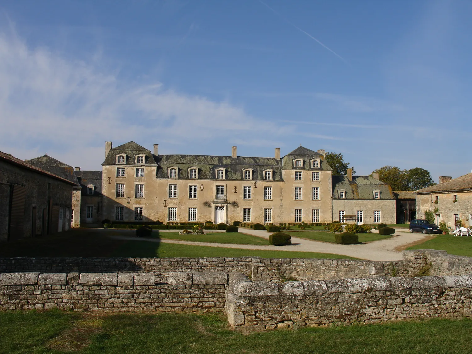 Image qui illustre: Château D'epanvilliers - Musée Du Jeu Ancien à Brux - 1