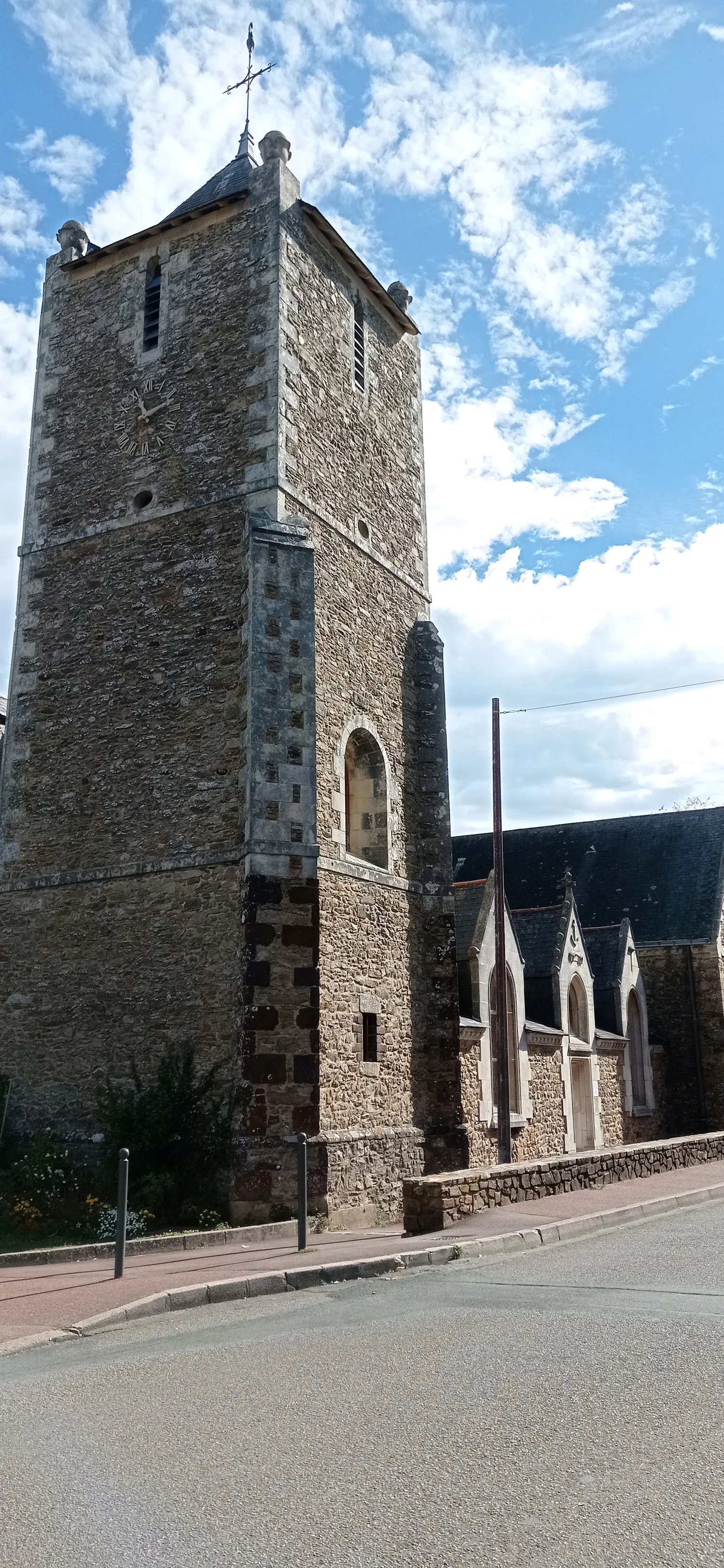 Image qui illustre: Eglise Paroissiale St Nicolas De L'estuaire à Saint-Brevin-les-Pins - 0