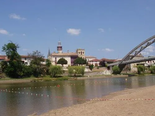 Image qui illustre: Plage Sur Le Lot À Castelmoron