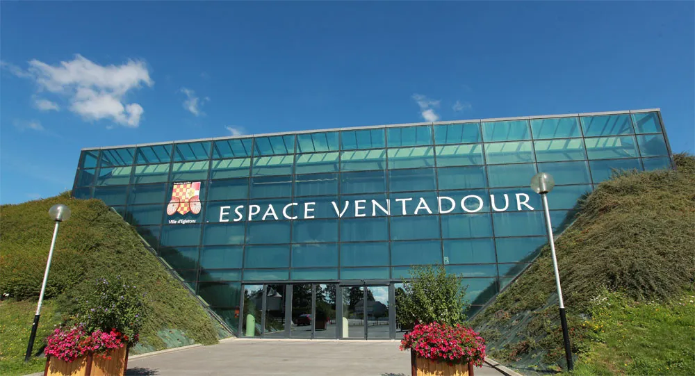 Image qui illustre: Salle Des Congrès - Espace Ventadour à Égletons - 0